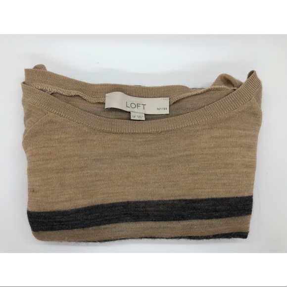 ⭐️Ann Taylor LOFT Top - Picture 2 of 3